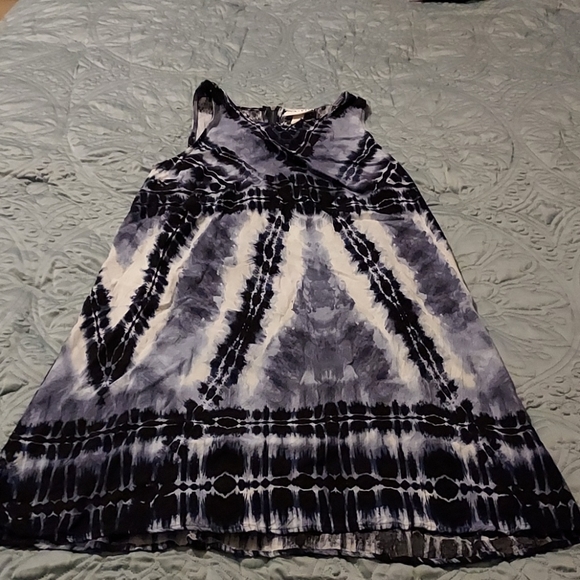 Dress - Picture 6 of 6